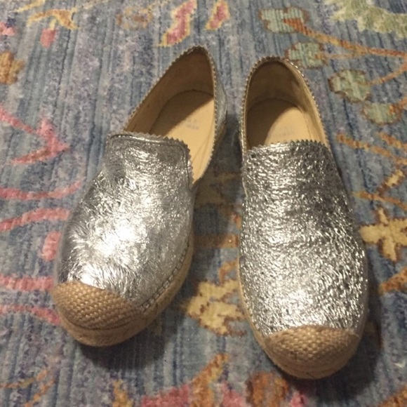 Stuart Weitzman silver metallic espadrilles - Picture 3 of 4